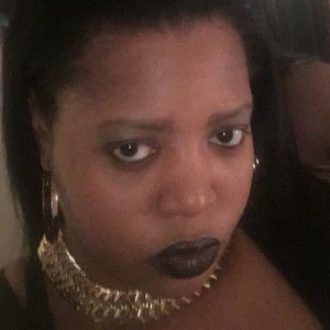 Meet your Posher, Shakeya